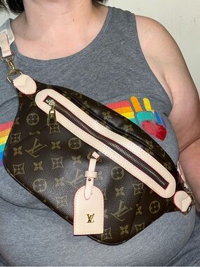 Source Unknown Brown Monogram Crossbody Bag with Pink Trim and Gold Hardware